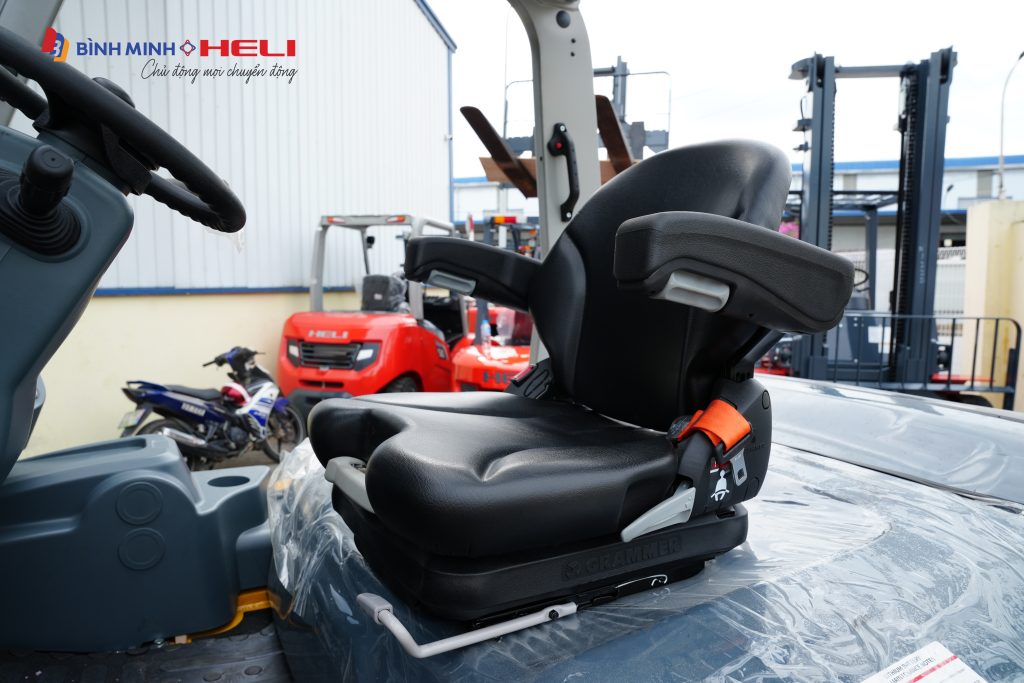 Ghế ngồi xe nâng điện 7 tấn Heli