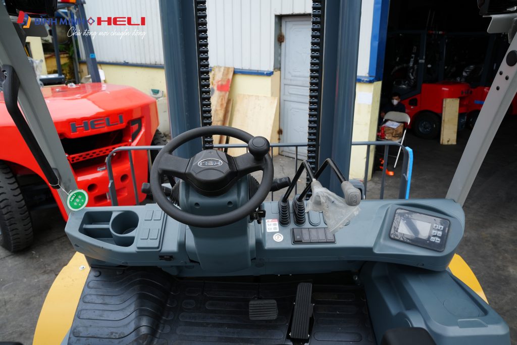 Hệ thống điều khiển xe nâng điện 7 tấn