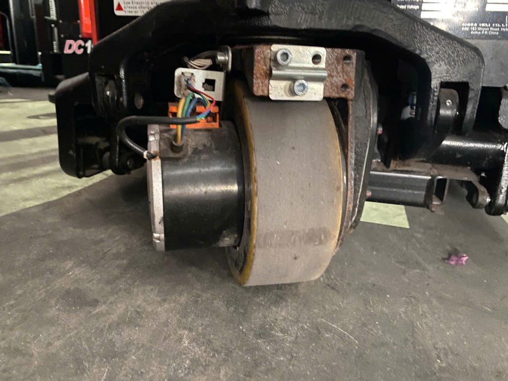 Bánh PU xe nâng tay điện Heli