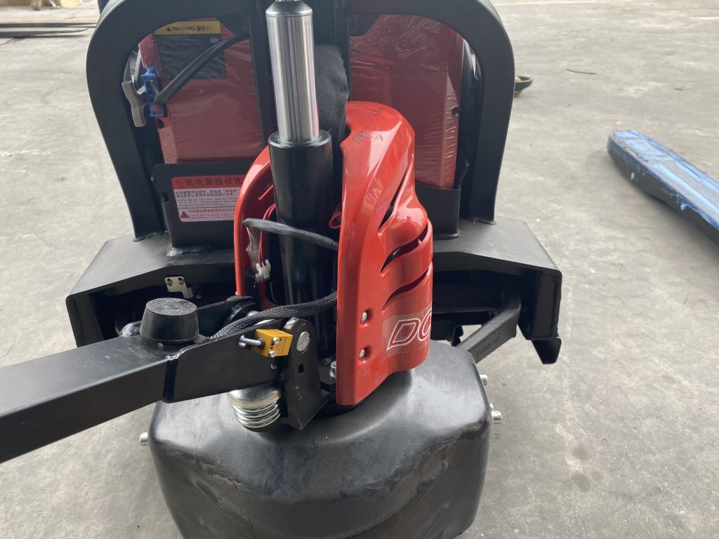 Phía sau xe nâng tay điện CBD20J-LI-S