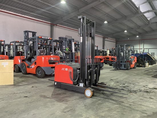 Xe nâng điện Heli CQDM15-810