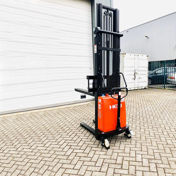 xe-nang-tay-keo-dien-1.5-tan