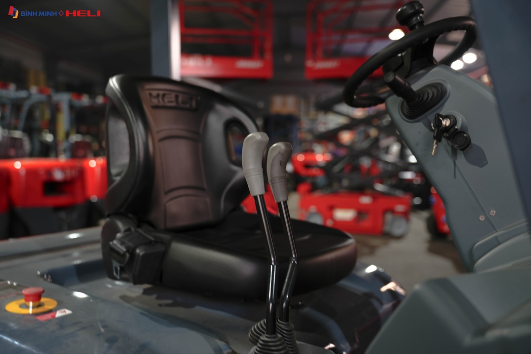 Cần điều khiển xe nâng